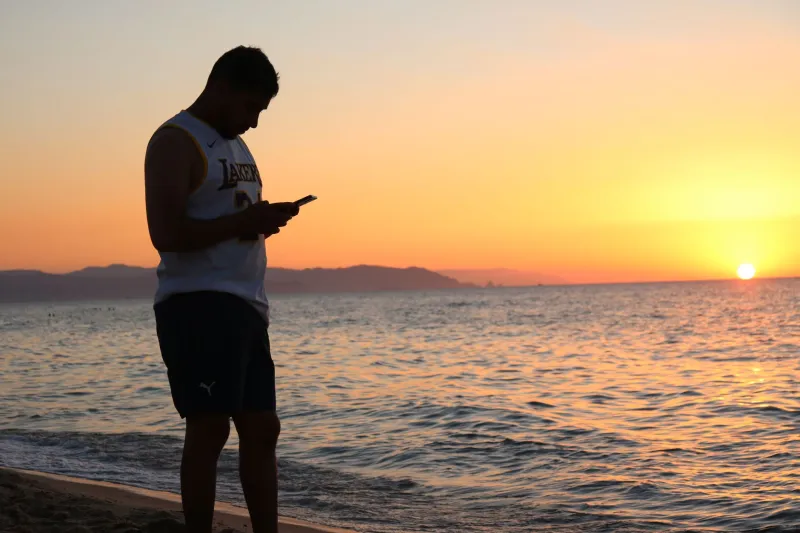 How Yomitan Quietly Cured My Phone Addiction (And Why the Village Makes It Almost Effortless)